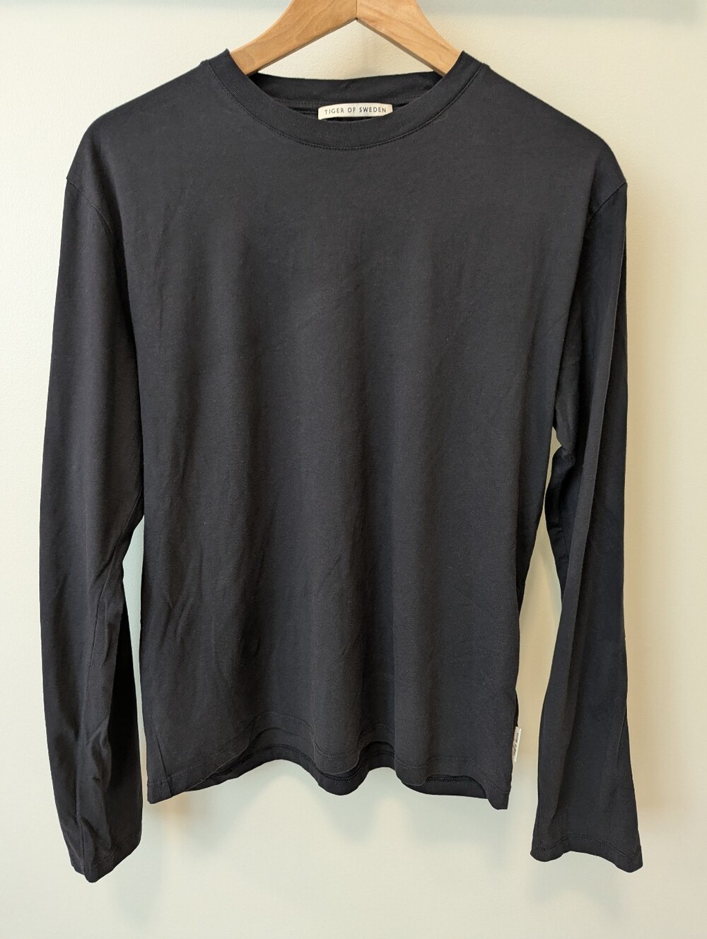 Tiger of Sweden Navy Crewneck Long Sleeve Tee